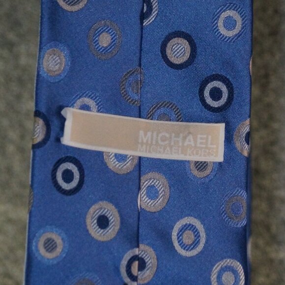 Michael Kors Tie Blue Circular Pattern 100% Silk Designer Men’s Fashion - Picture 2 of 2